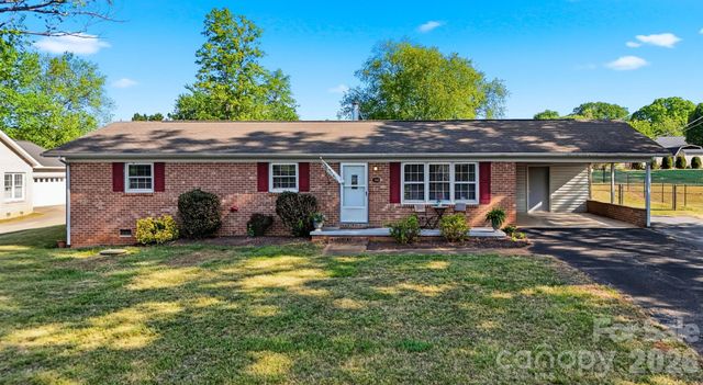 184 Edgegreen Court, Taylorsville, NC 28681