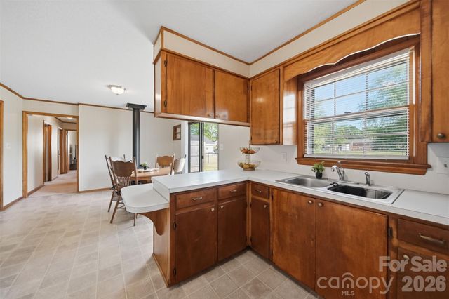 184 Edgegreen Court, Taylorsville, NC 28681