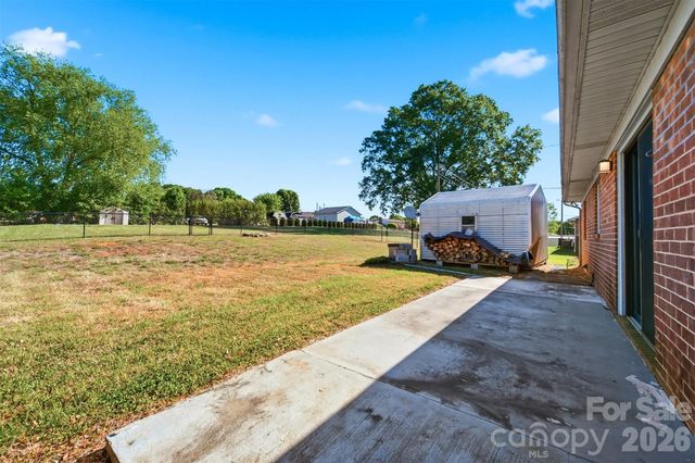 184 Edgegreen Court, Taylorsville, NC 28681