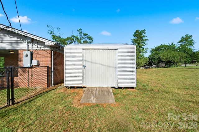 184 Edgegreen Court, Taylorsville, NC 28681