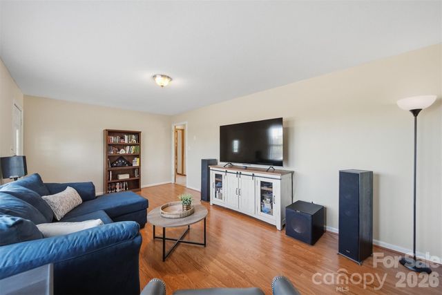 184 Edgegreen Court, Taylorsville, NC 28681
