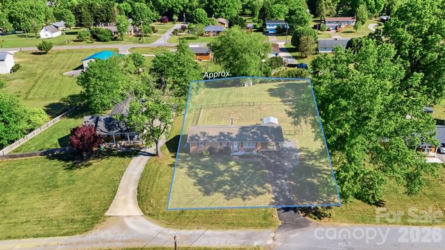 184 Edgegreen Court, Taylorsville, NC 28681