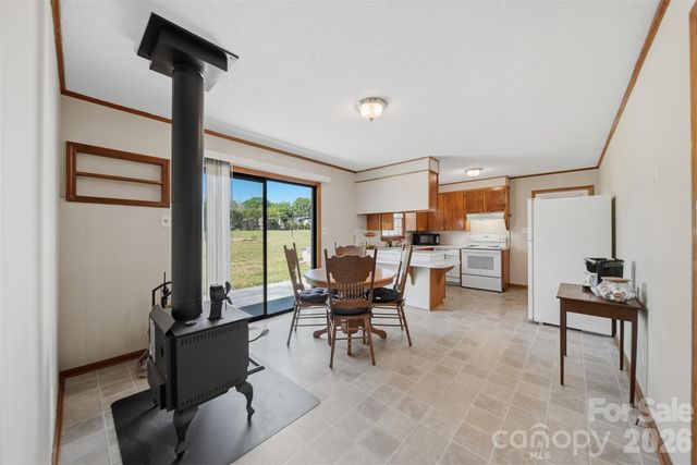 184 Edgegreen Court, Taylorsville, NC 28681