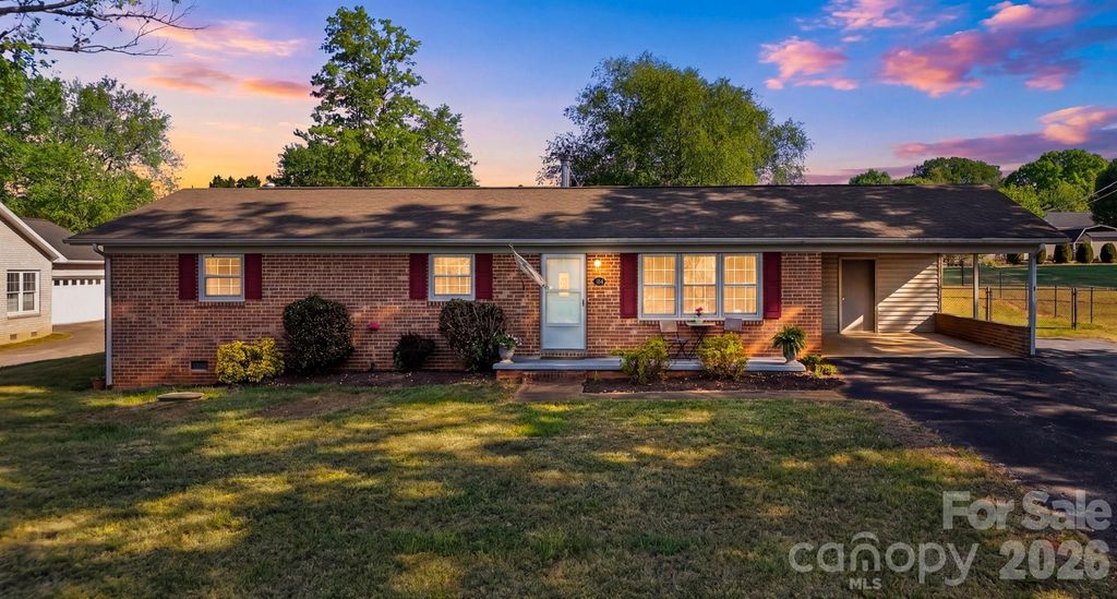 184 Edgegreen Court, Taylorsville, NC 28681