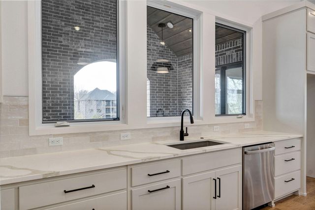 6063 S Dollison Avenue, Springfield, MO 65810