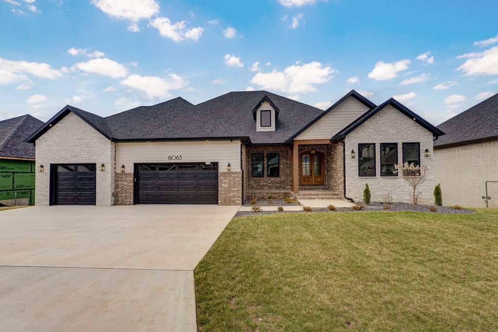 6063 S Dollison Avenue, Springfield, MO 65810