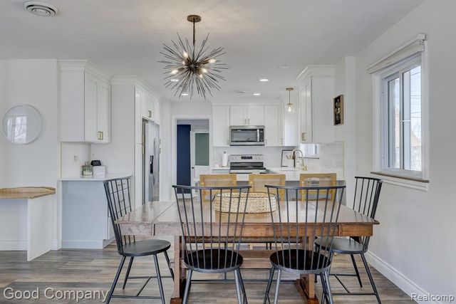 4896 Chicago Road, Warren, MI 48092