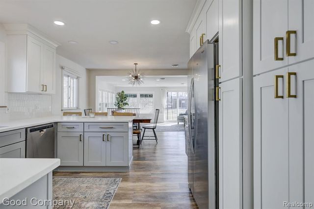 4896 Chicago Road, Warren, MI 48092