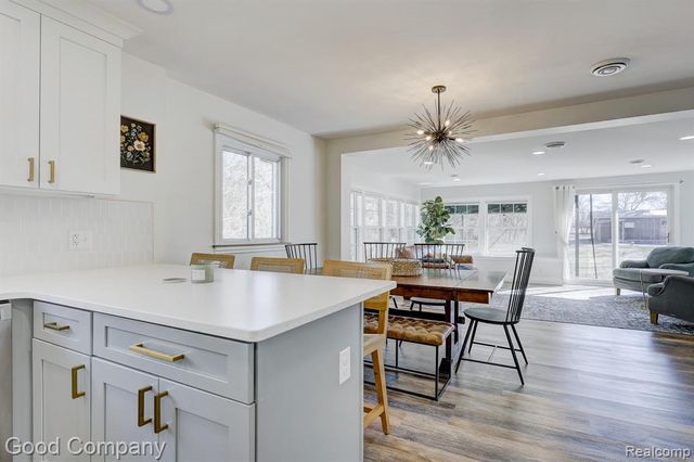 4896 Chicago Road, Warren, MI 48092