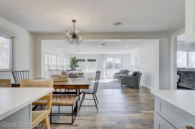 4896 Chicago Road, Warren, MI 48092