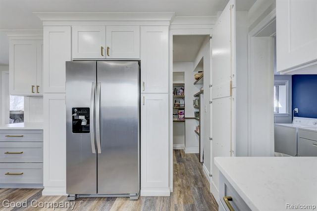 4896 Chicago Road, Warren, MI 48092