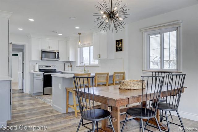 4896 Chicago Road, Warren, MI 48092