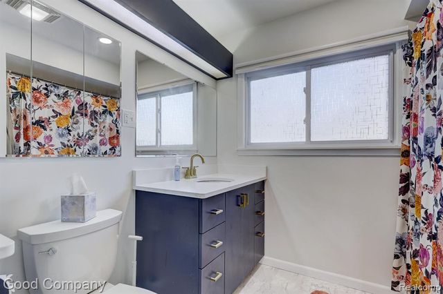 4896 Chicago Road, Warren, MI 48092