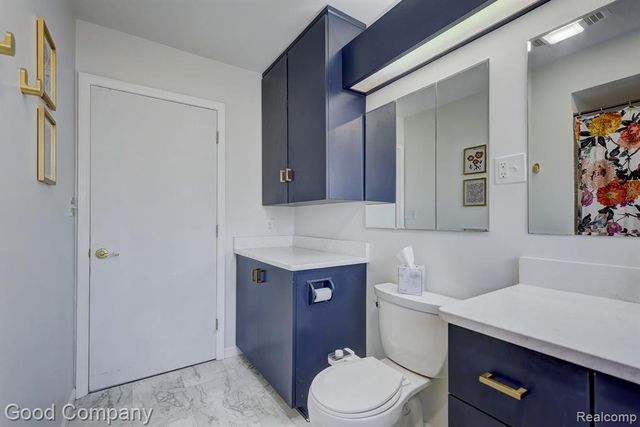 4896 Chicago Road, Warren, MI 48092