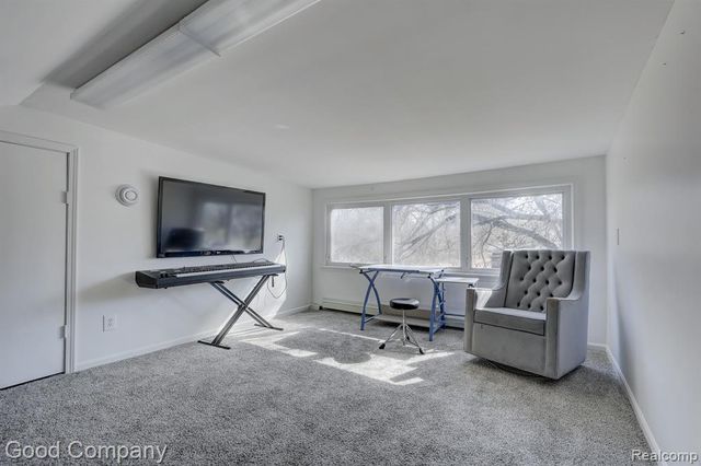 4896 Chicago Road, Warren, MI 48092