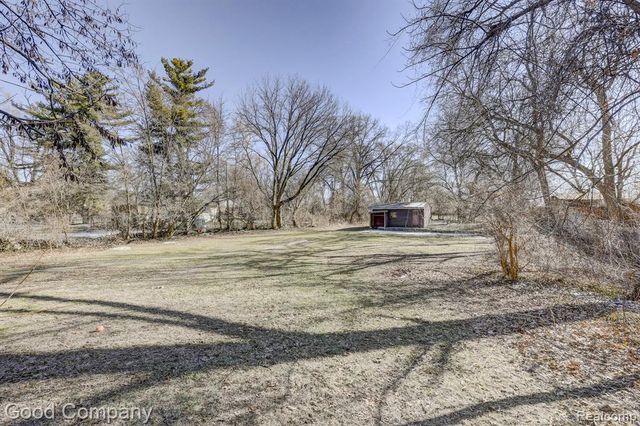 4896 Chicago Road, Warren, MI 48092