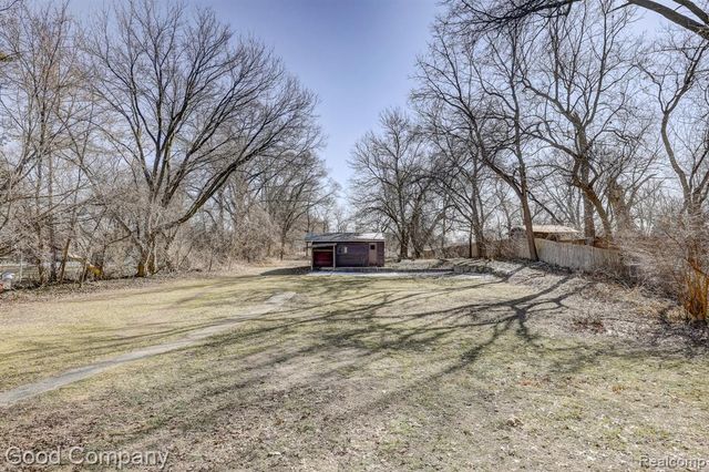 4896 Chicago Road, Warren, MI 48092