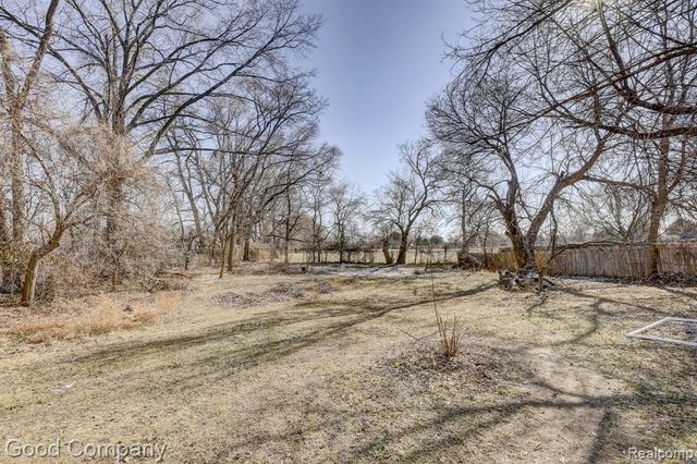 4896 Chicago Road, Warren, MI 48092