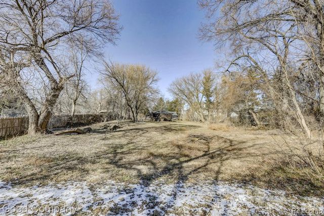 4896 Chicago Road, Warren, MI 48092