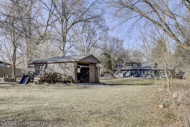 4896 Chicago Road, Warren, MI 48092