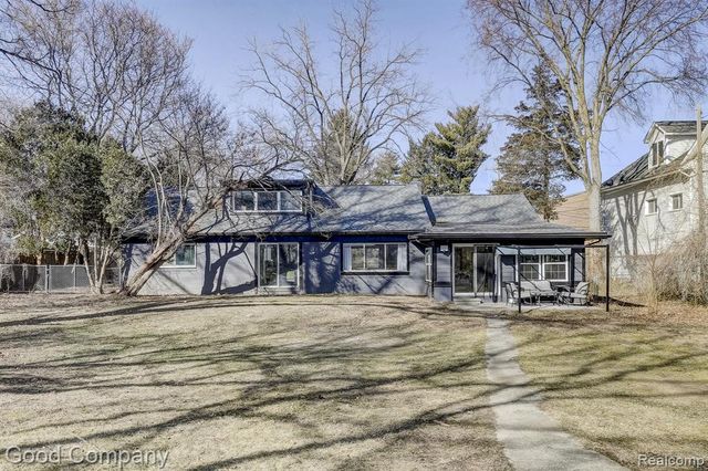 4896 Chicago Road, Warren, MI 48092