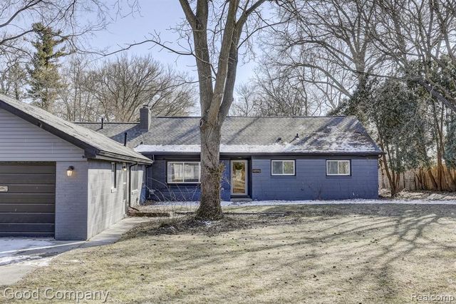 4896 Chicago Road, Warren, MI 48092