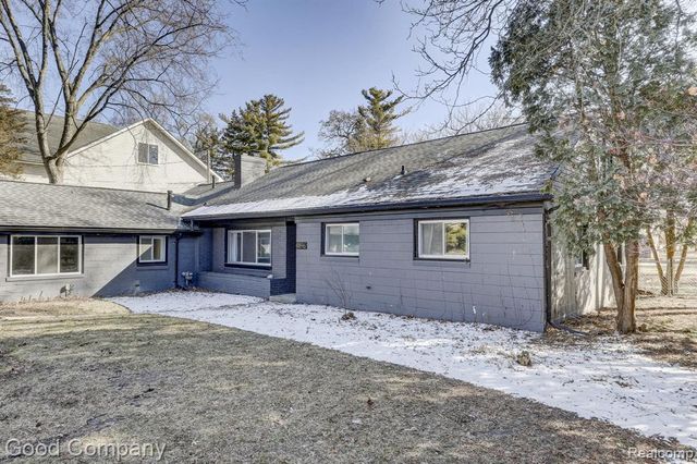 4896 Chicago Road, Warren, MI 48092