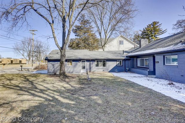 4896 Chicago Road, Warren, MI 48092