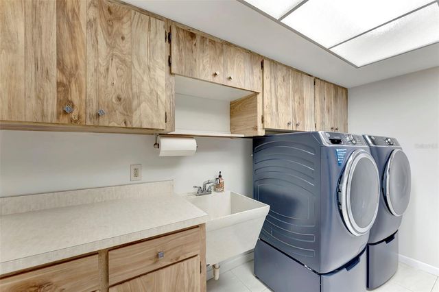 4553 CHARING CROSS ROAD, Sarasota, FL 34241