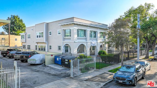 1220 W 27th Street, Los Angeles, CA 90007
