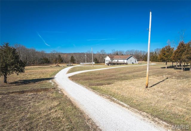 11373 Thunder Ridge Road, Richwoods, MO 63071