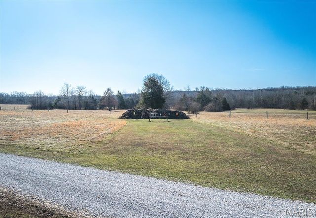 11373 Thunder Ridge Road, Richwoods, MO 63071