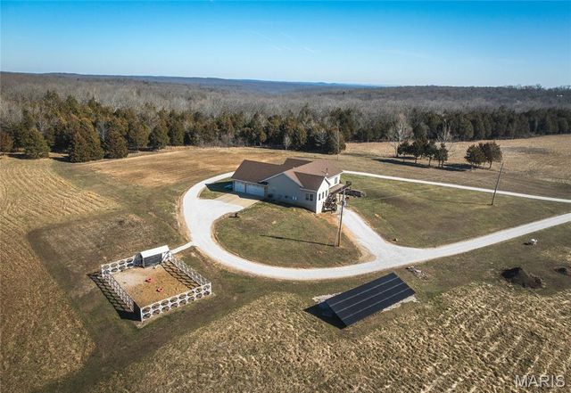 11373 Thunder Ridge Road, Richwoods, MO 63071