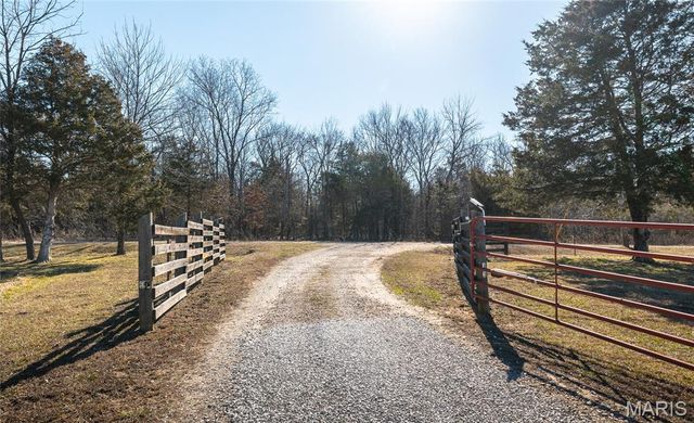 11373 Thunder Ridge Road, Richwoods, MO 63071