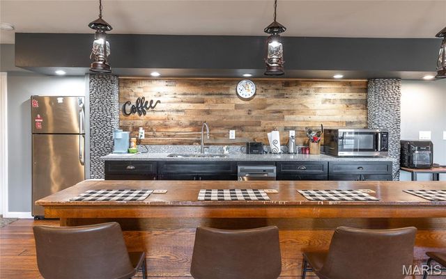 11373 Thunder Ridge Road, Richwoods, MO 63071