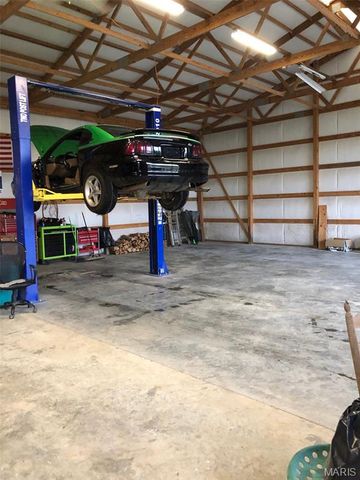 11373 Thunder Ridge Road, Richwoods, MO 63071