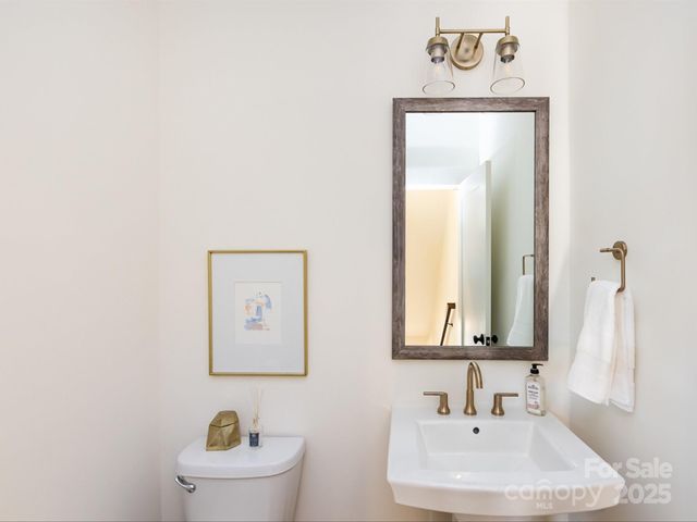 3022 Kalex Court, Charlotte, NC 28204