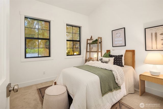 809 166th Avenue NE, Bellevue, WA 98008