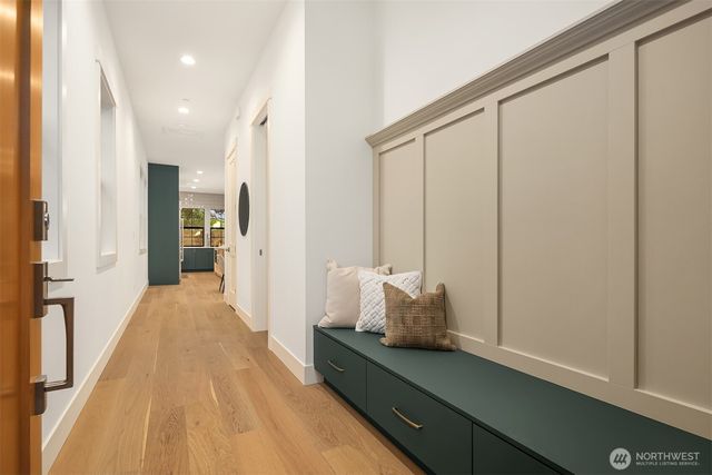 809 166th Avenue NE, Bellevue, WA 98008