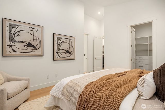 809 166th Avenue NE, Bellevue, WA 98008