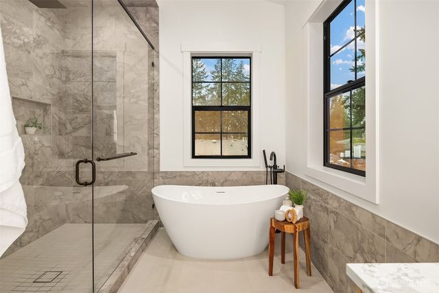 809 166th Avenue NE, Bellevue, WA 98008