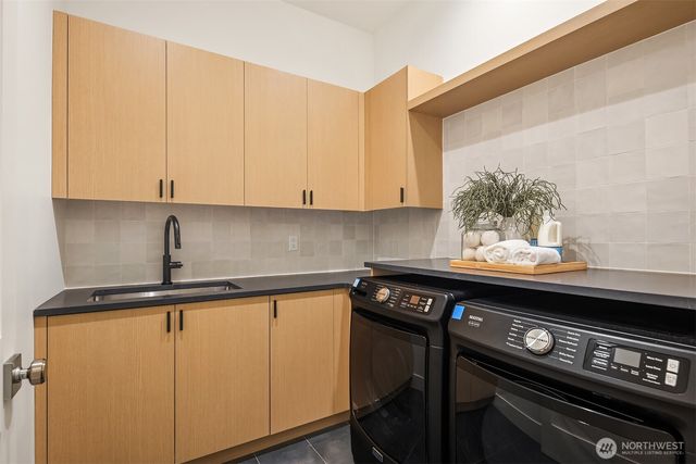 809 166th Avenue NE, Bellevue, WA 98008