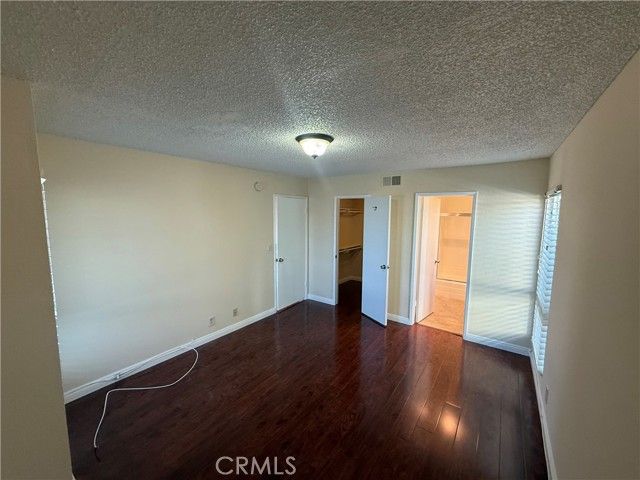 13730 Sherman Way 201, Van Nuys (los Angeles), CA 91405