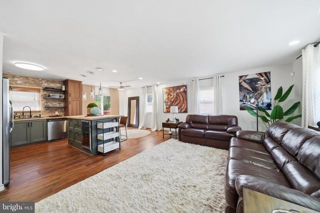 414 QUARRY AVE, Capitol Heights, MD 20743