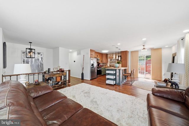 414 QUARRY AVE, Capitol Heights, MD 20743