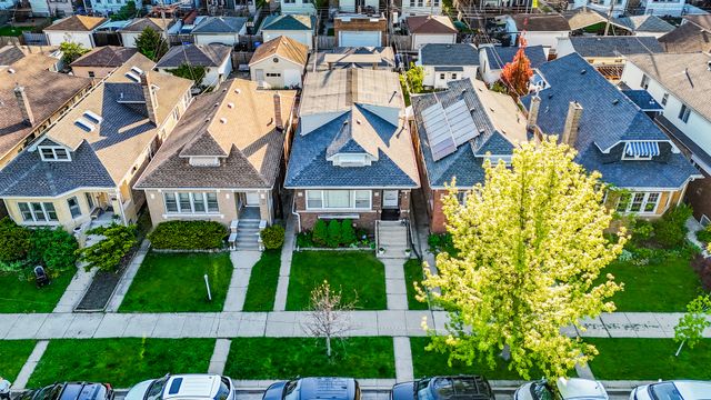 2936 N Kenneth Avenue, Chicago, IL 60641