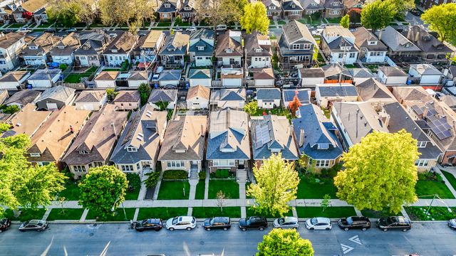 2936 N Kenneth Avenue, Chicago, IL 60641