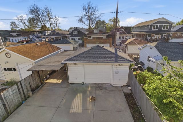 2936 N Kenneth Avenue, Chicago, IL 60641