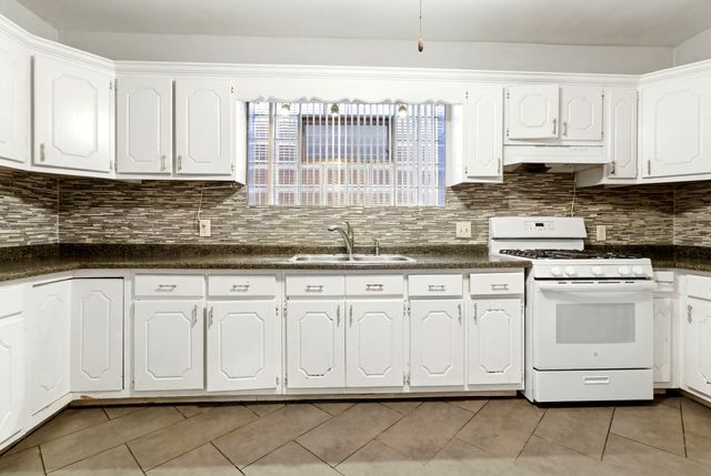 2936 N Kenneth Avenue, Chicago, IL 60641