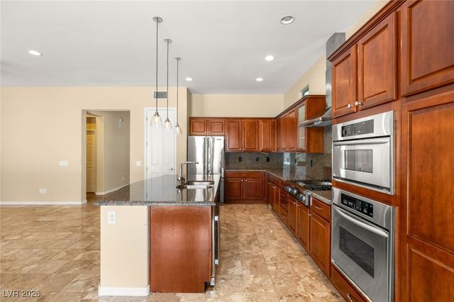 17 Morninglow Pass, Henderson, NV 89052